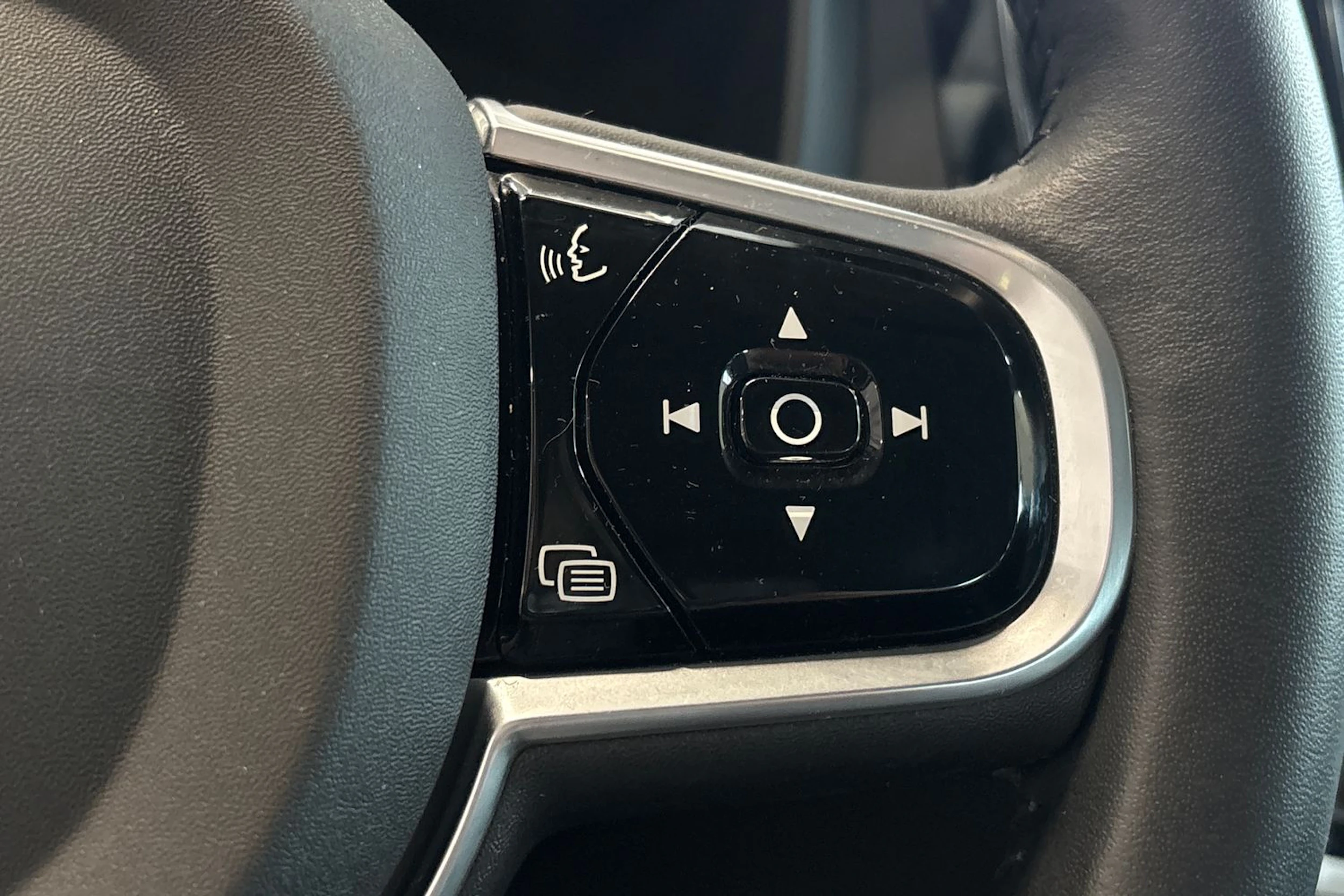 harmaa Volvo V60 Cross Country 2019 kuva 25.