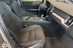 harmaa Volvo V60 Cross Country 2019 kuva 37.