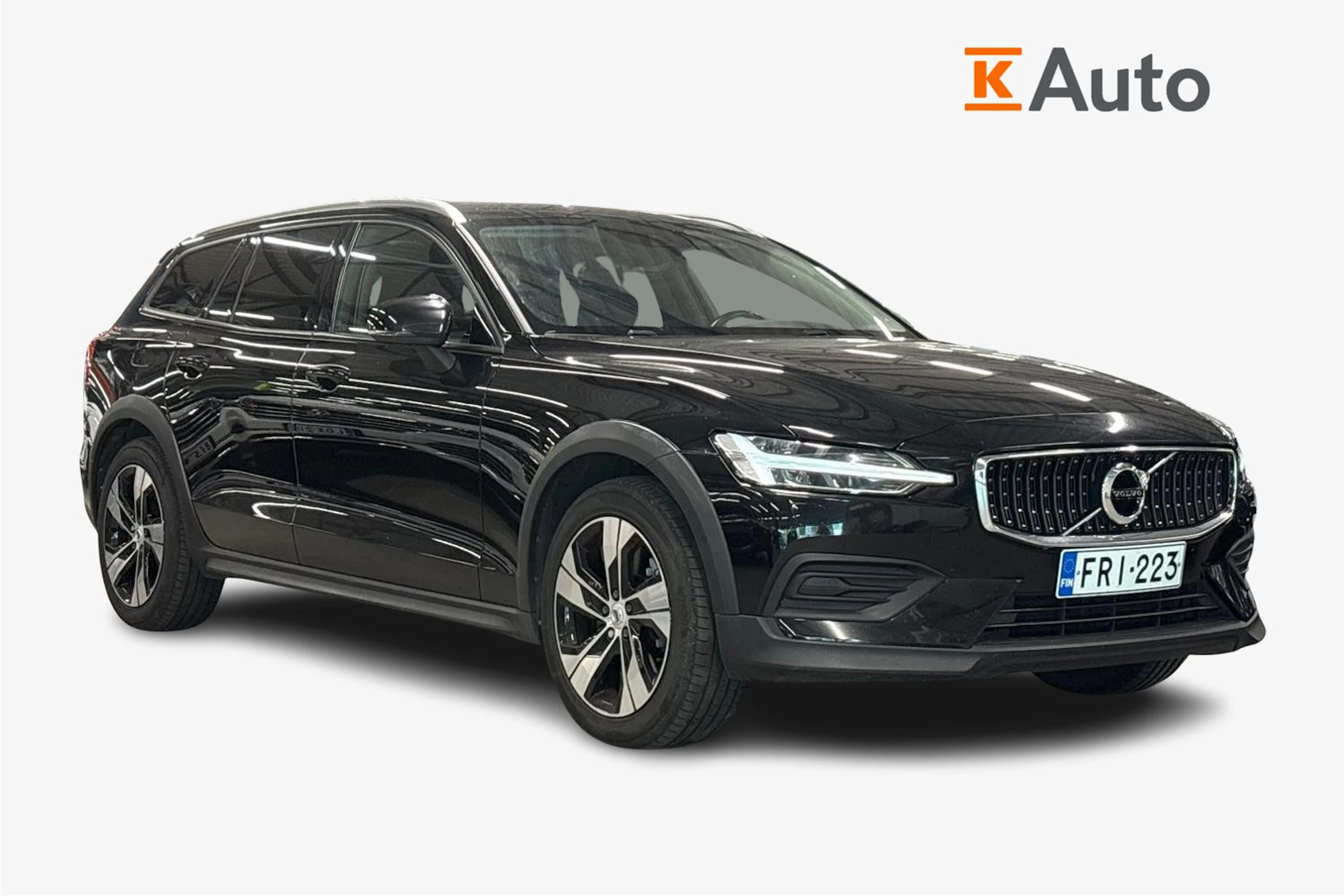 Musta Volvo V60 Cross Country 2019 kuva 1.