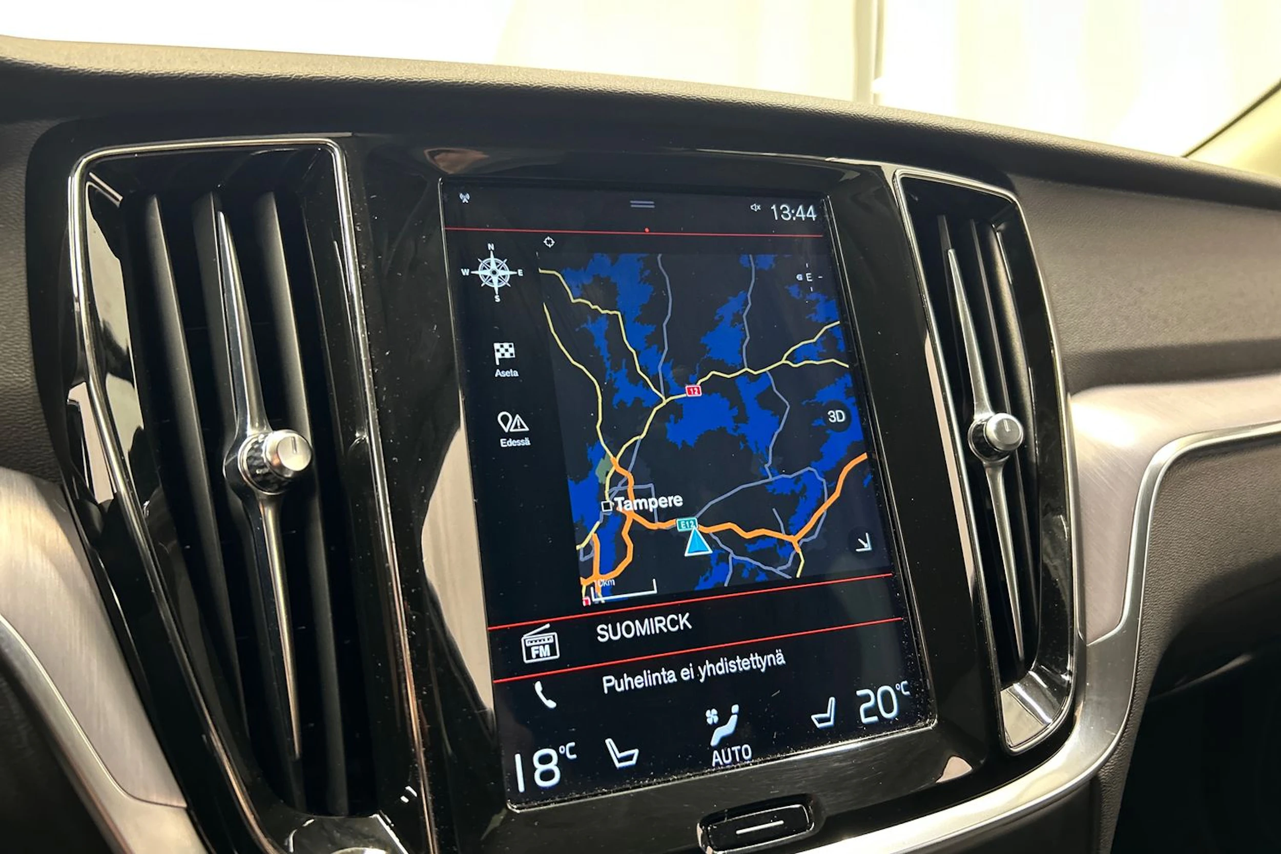 musta Volvo V60 Cross Country 2019 kuva 17.