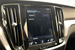 musta Volvo V60 Cross Country 2019 kuva 21.