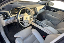 musta Volvo V60 Cross Country 2019 kuva 3.