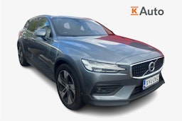Harmaa Volvo V60 Cross Country 2019 kuva 1.