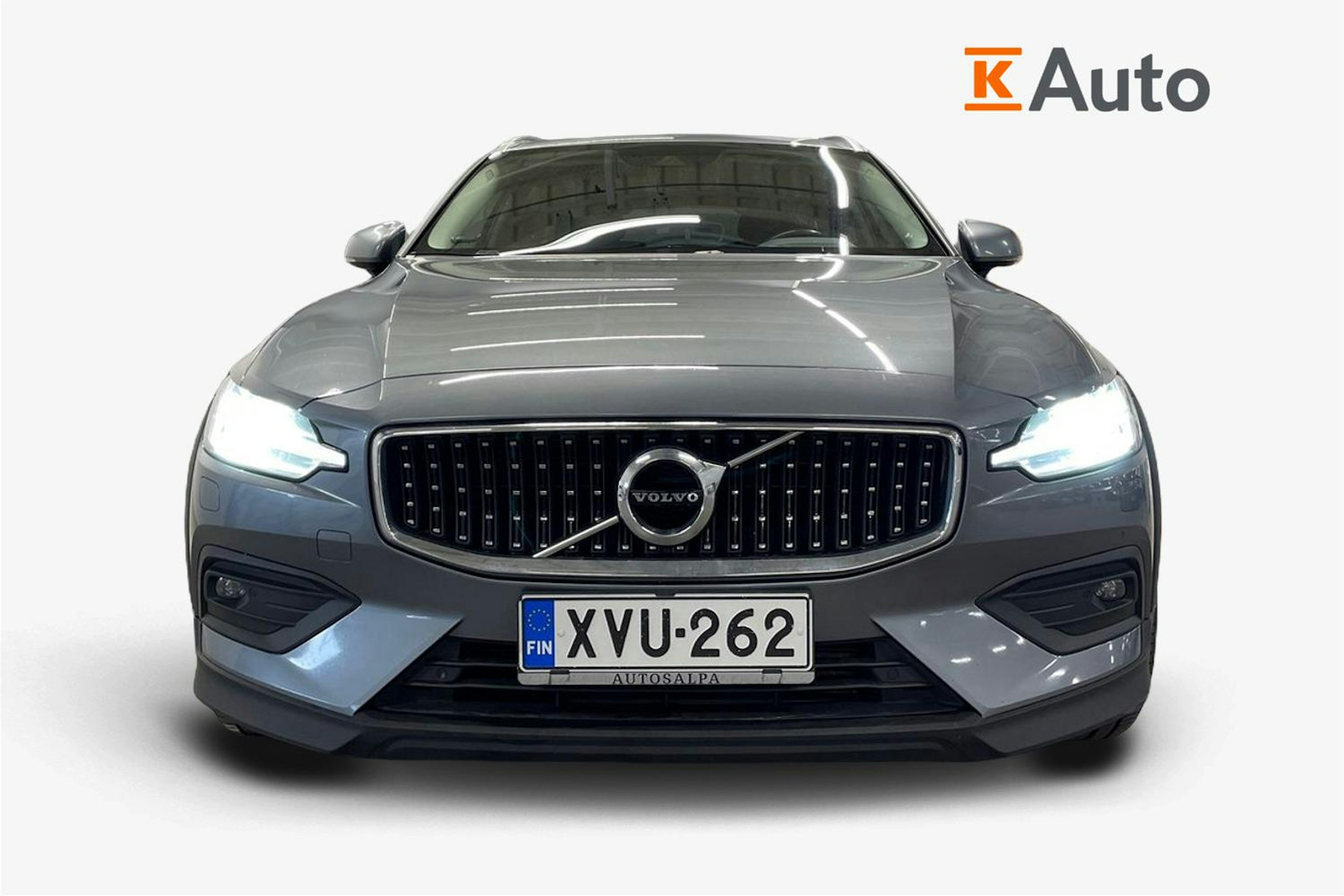 Harmaa Volvo V60 Cross Country 2019 kuva 5.