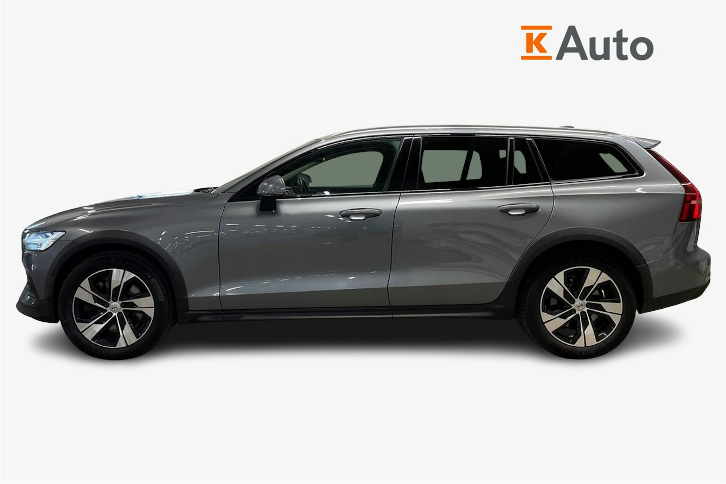 Harmaa Volvo V60 Cross Country 2019 kuva 6.