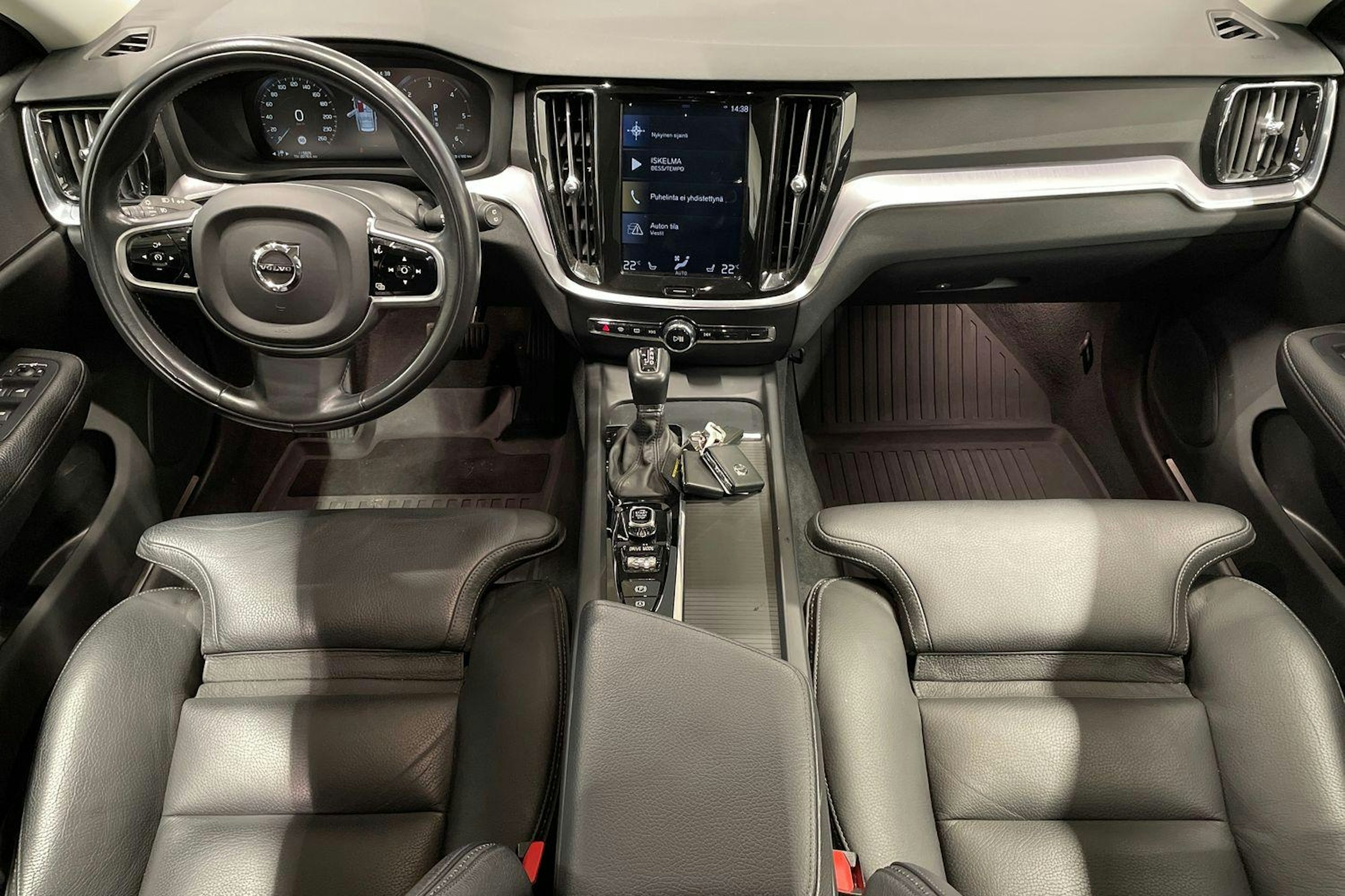 Harmaa Volvo V60 Cross Country 2019 kuva 9.