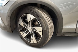 Harmaa Volvo V60 Cross Country 2019 kuva 11.