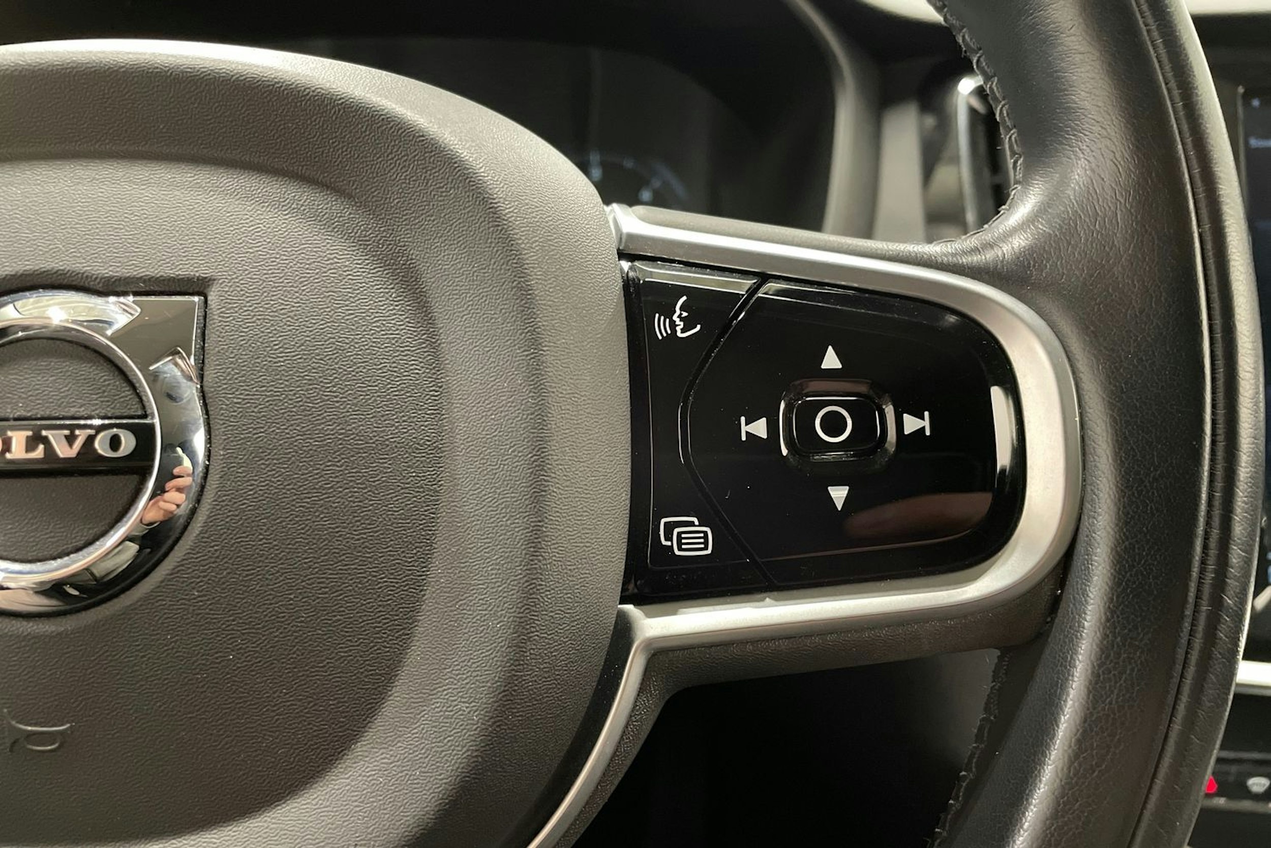 Harmaa Volvo V60 Cross Country 2019 kuva 26.
