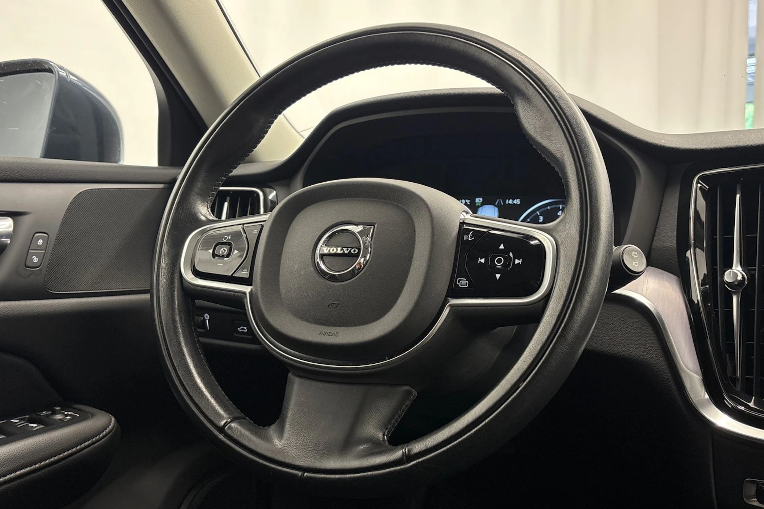 met. sininen Volvo V60 Cross Country 2020 kuva 13.