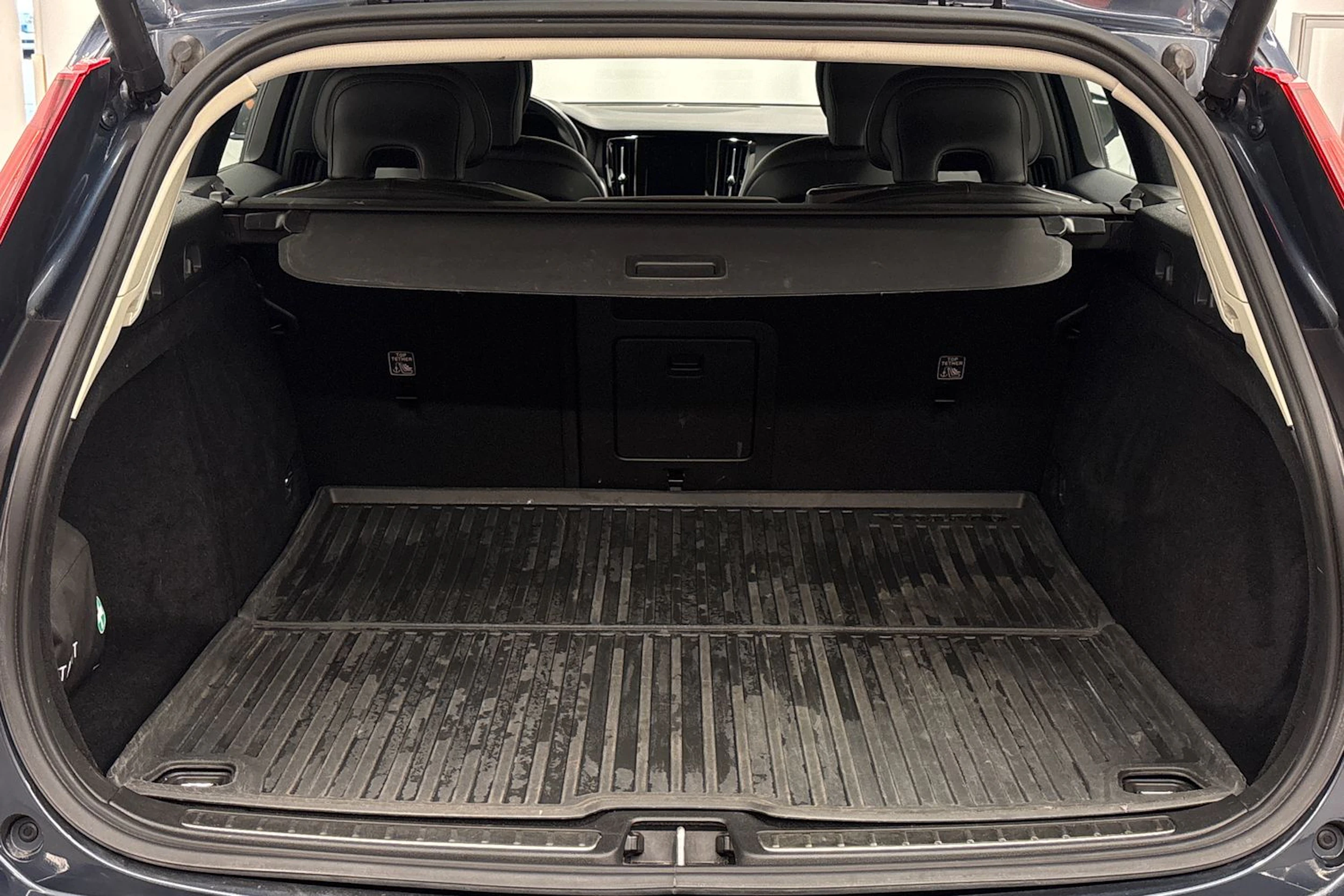 met. sininen Volvo V60 Cross Country 2020 kuva 23.