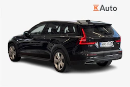 musta Volvo V60 Cross Country 2020 kuva 2.