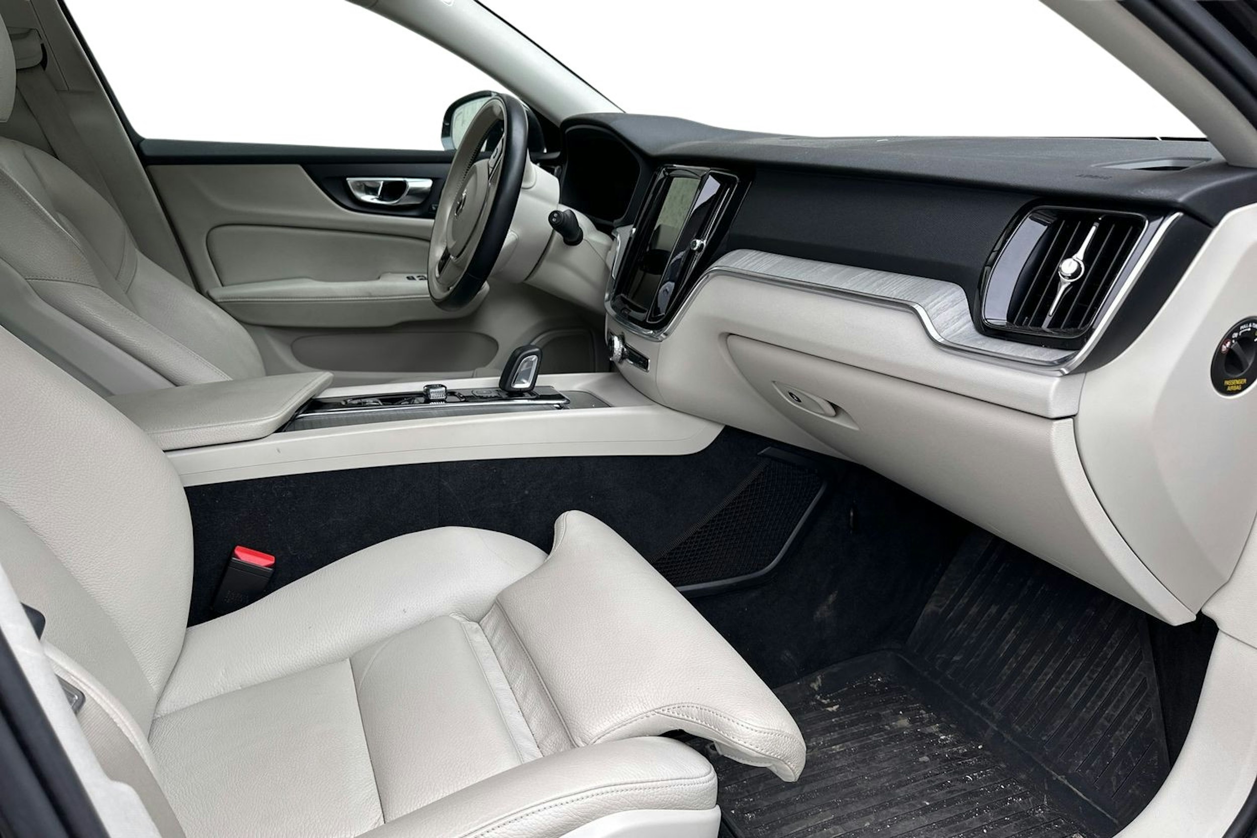 musta Volvo V60 Cross Country 2020 kuva 3.