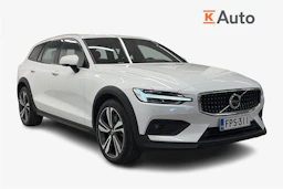 valkoinen Volvo V60 Cross Country 2021 kuva 1.