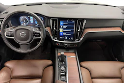 valkoinen Volvo V60 Cross Country 2021 kuva 7.