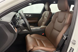 valkoinen Volvo V60 Cross Country 2021 kuva 14.
