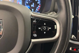 valkoinen Volvo V60 Cross Country 2021 kuva 22.