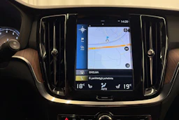 valkoinen Volvo V60 Cross Country 2021 kuva 25.