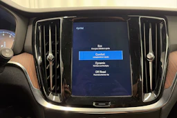 valkoinen Volvo V60 Cross Country 2021 kuva 34.