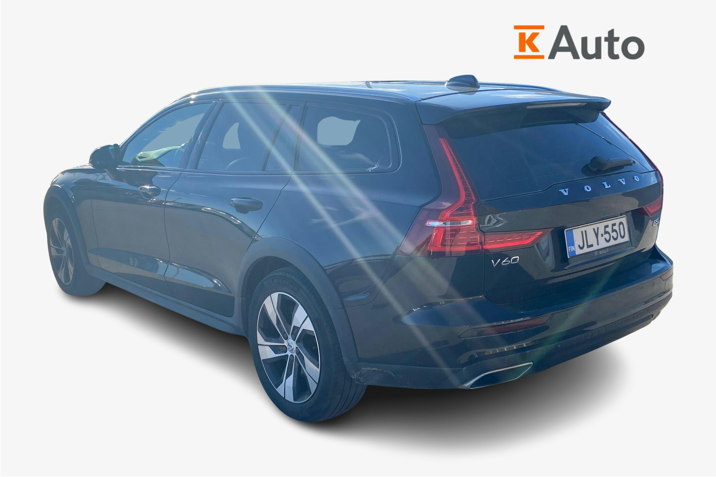 musta Volvo V60 Cross Country 2021 kuva 2.