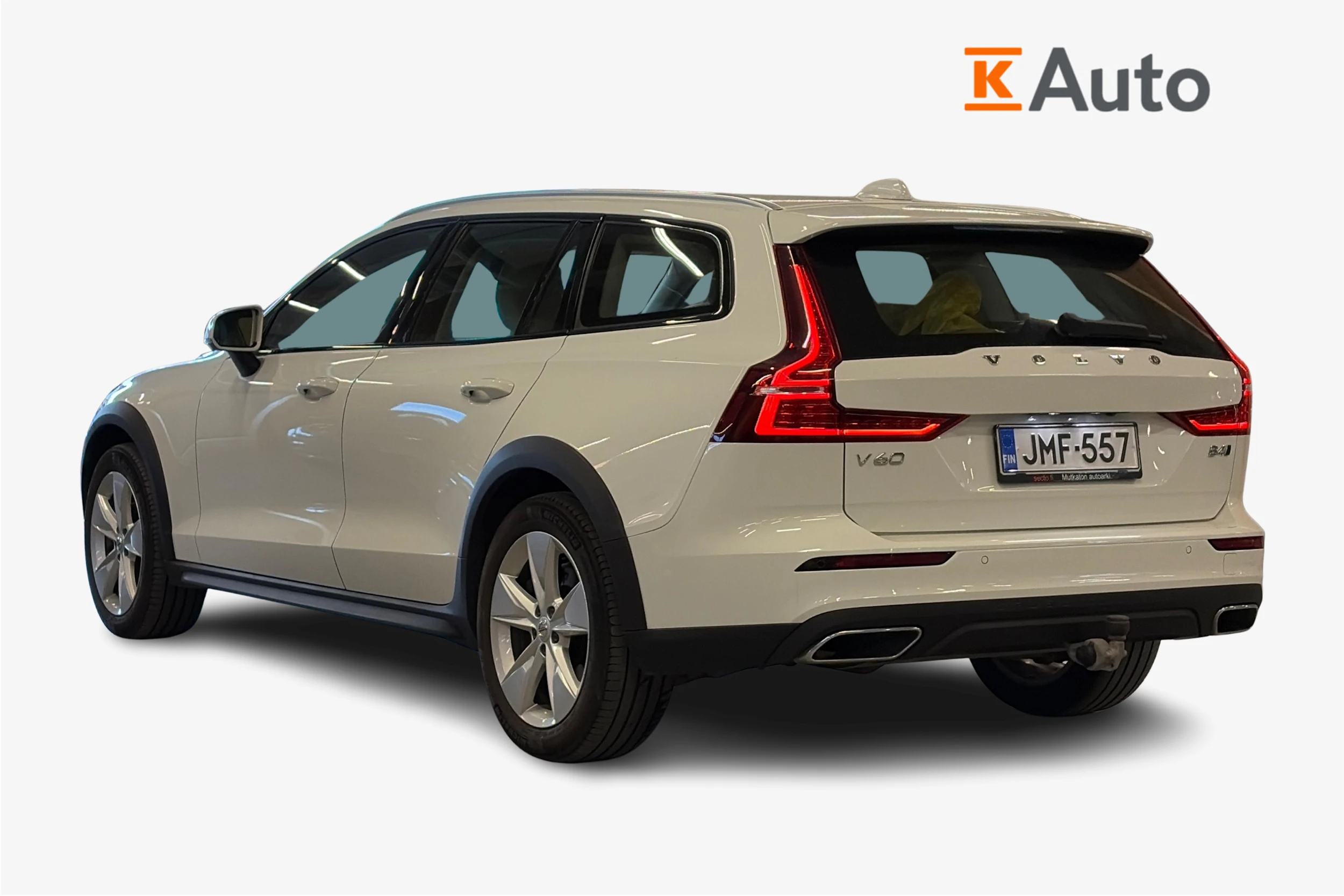 valkoinen Volvo V60 Cross Country 2021 kuva 2.