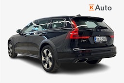 musta Volvo V60 Cross Country 2021 kuva 2.