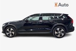 musta Volvo V60 Cross Country 2021 kuva 5.