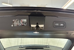 musta Volvo V60 Cross Country 2021 kuva 12.
