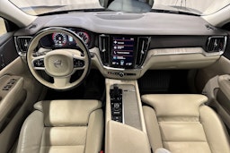 musta Volvo V60 Cross Country 2021 kuva 13.