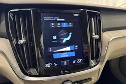 musta Volvo V60 Cross Country 2021 kuva 23.