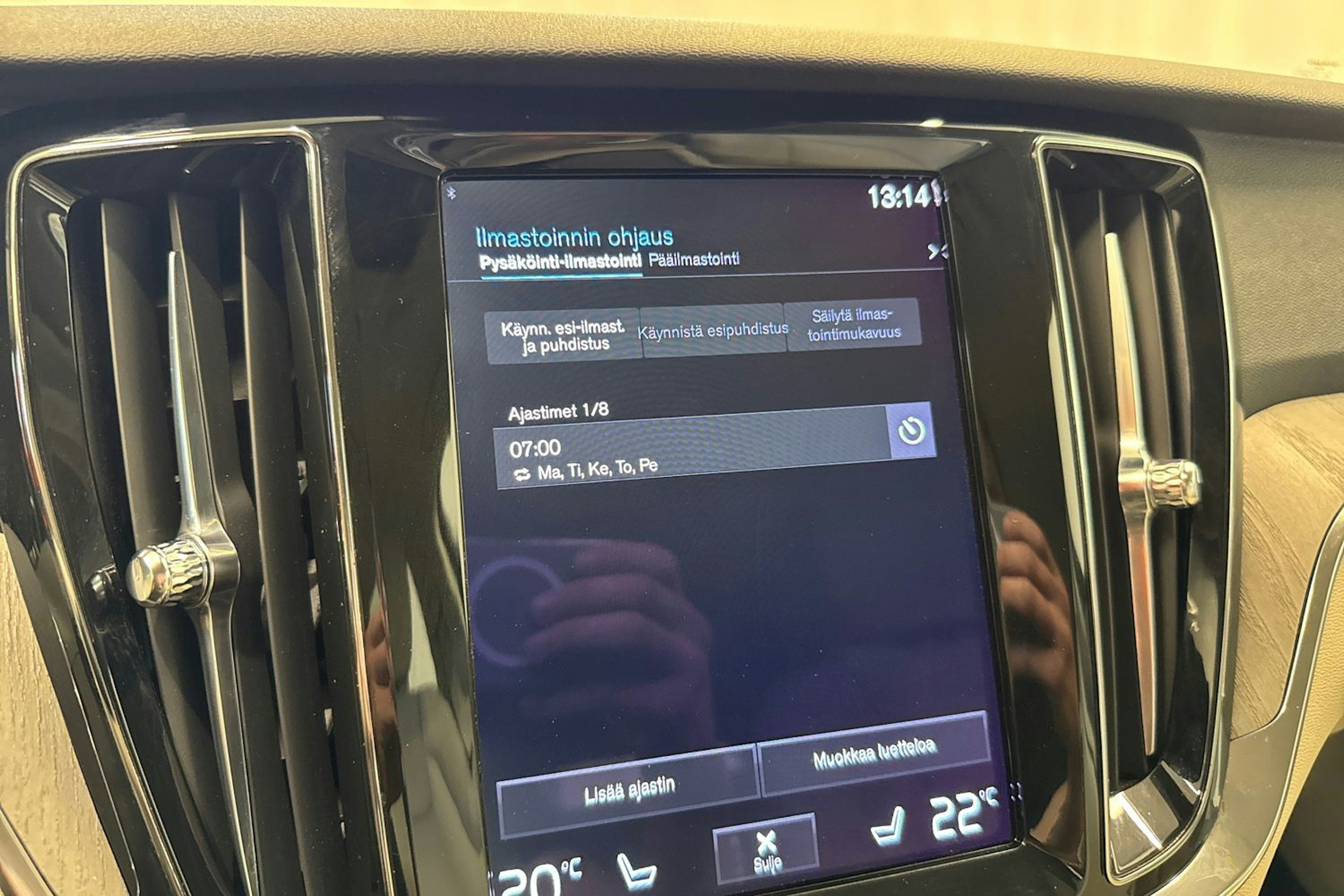 musta Volvo V60 Cross Country 2021 kuva 24.