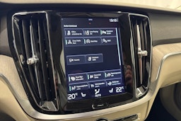 musta Volvo V60 Cross Country 2021 kuva 27.