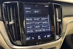 musta Volvo V60 Cross Country 2021 kuva 28.