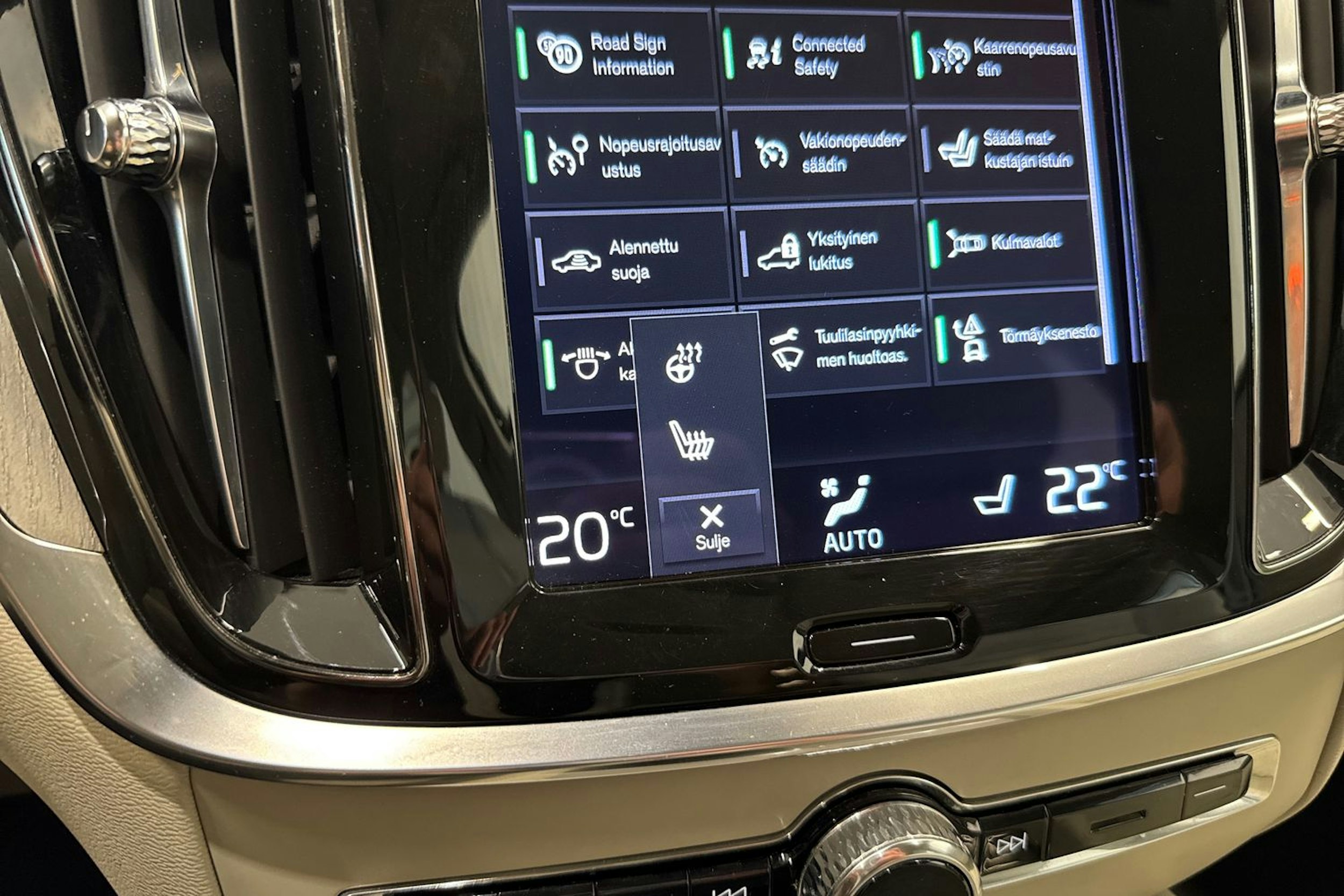 musta Volvo V60 Cross Country 2021 kuva 29.