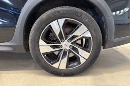 musta Volvo V60 Cross Country 2021 kuva 33.
