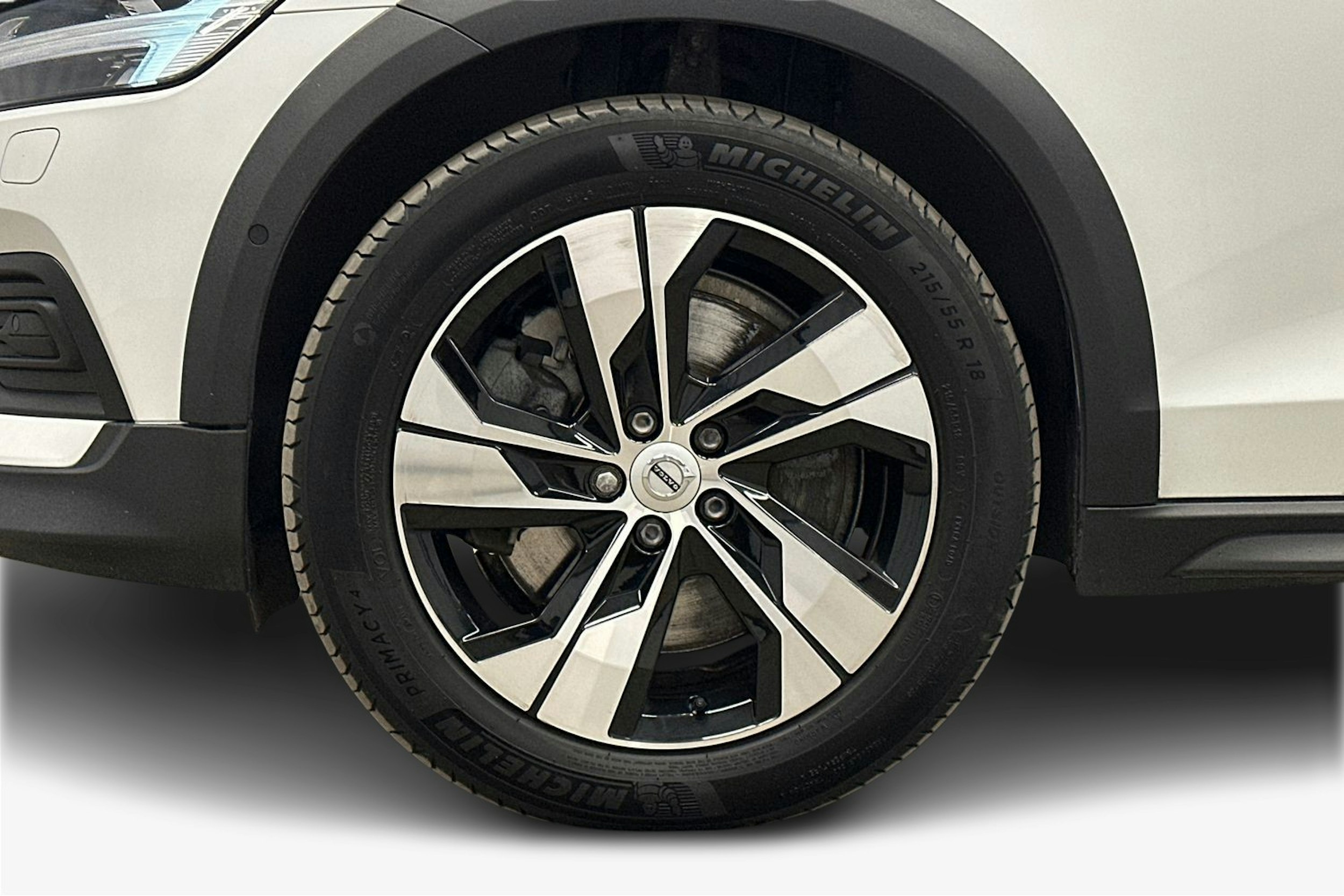 valkoinen Volvo V60 Cross Country 2022 kuva 11.