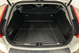 valkoinen Volvo V60 Cross Country 2022 kuva 14.