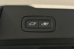 valkoinen Volvo V60 Cross Country 2022 kuva 15.