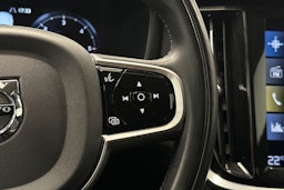 valkoinen Volvo V60 Cross Country 2022 kuva 22.