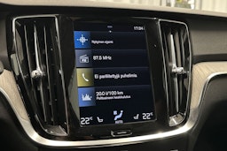 valkoinen Volvo V60 Cross Country 2022 kuva 26.