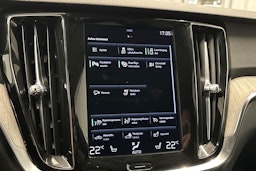 valkoinen Volvo V60 Cross Country 2022 kuva 29.