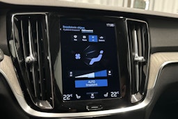 valkoinen Volvo V60 Cross Country 2022 kuva 31.