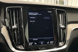 valkoinen Volvo V60 Cross Country 2022 kuva 32.