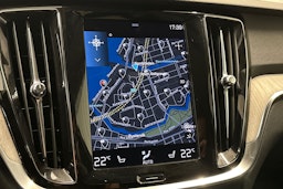 valkoinen Volvo V60 Cross Country 2022 kuva 35.