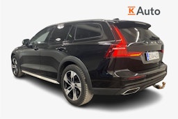 musta Volvo V60 Cross Country 2022 kuva 2.