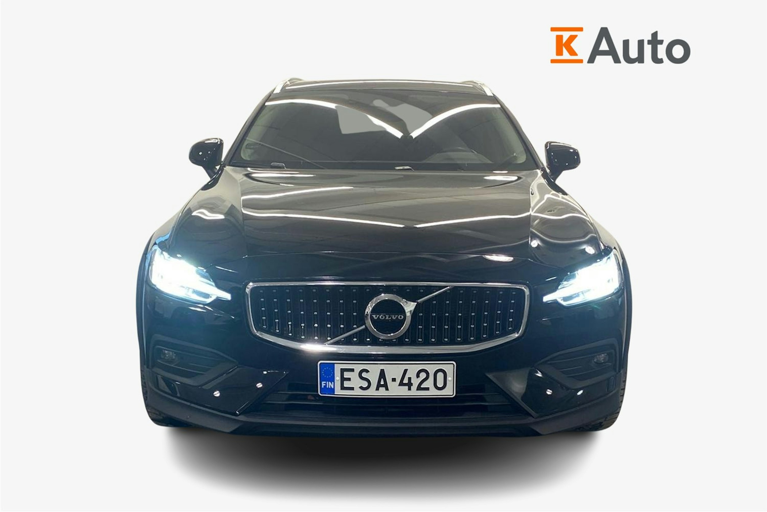 musta Volvo V60 Cross Country 2022 kuva 4.