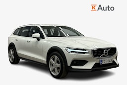 valkoinen Volvo V60 Cross Country 2022 kuva 1.