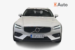 valkoinen Volvo V60 Cross Country 2022 kuva 4.