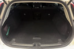 valkoinen Volvo V60 Cross Country 2022 kuva 12.