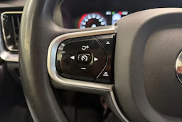 valkoinen Volvo V60 Cross Country 2022 kuva 18.