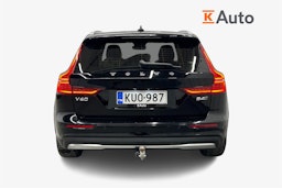 musta Volvo V60 Cross Country 2023 kuva 3.